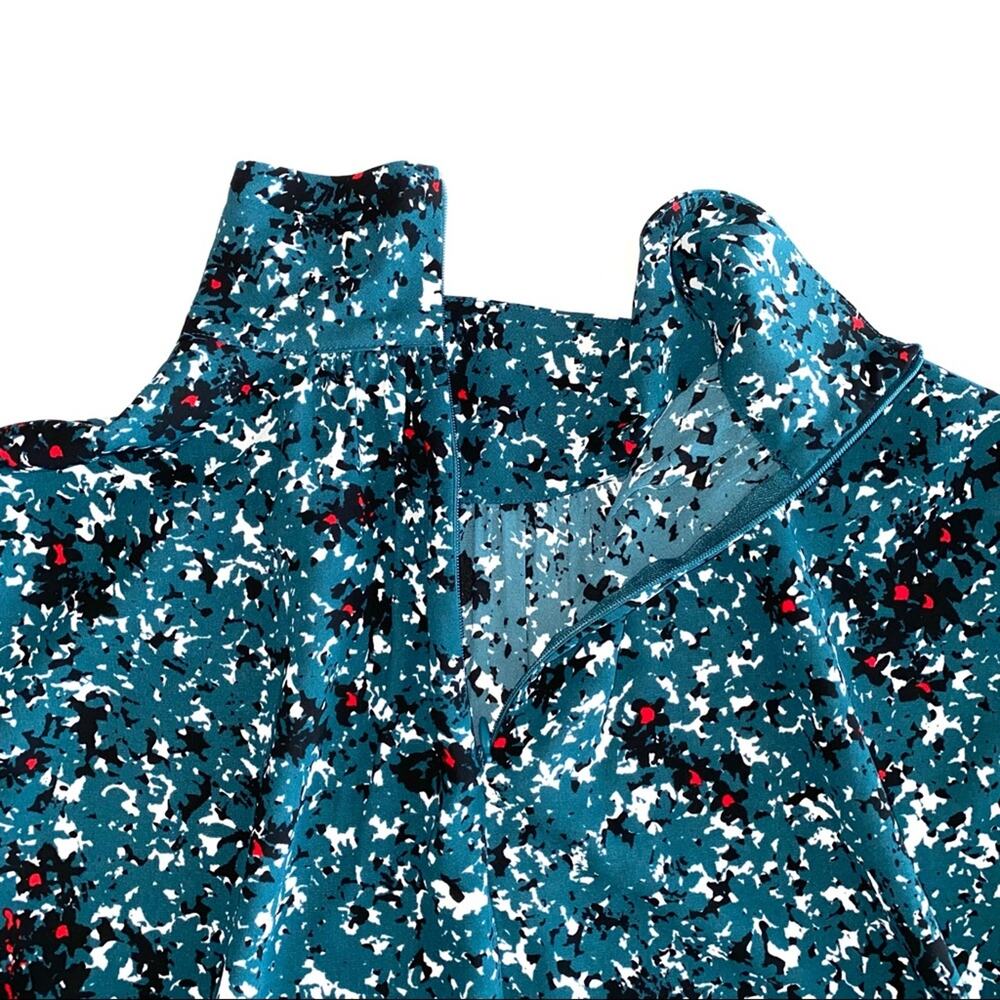 Elizabeth and James Teal Abstract Mock Neck Irina Petals Top Size Medium - Picture 6 of 12